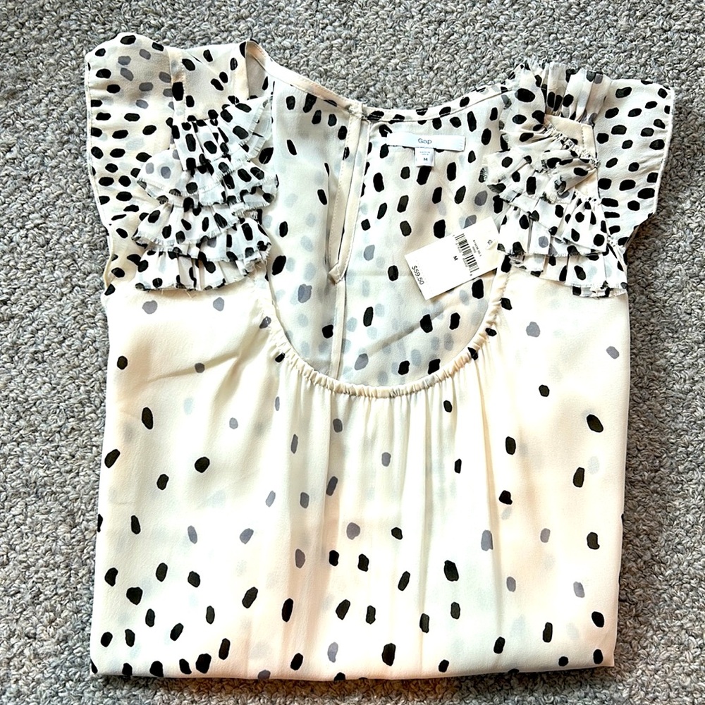 GAP NWT Ruffled Sleeveless Blouse SIZE M